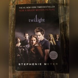 Twilight (The Twilight Saga Book 1) by Stephenie Meyer